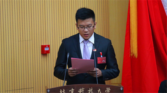 82415f59d134c864019bb69374d351bf.jpg 顾钟杰_副本.jpg