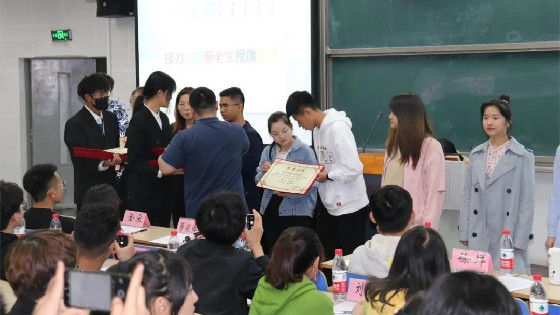 34ef911aee7935b9142faaead6ed888d.jpg 走好大学第一步4.jpg