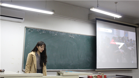 560cf8ffe0de81b4edb74d3b42578ac2.jpg 社会实践 表彰 (3)_副本.jpg