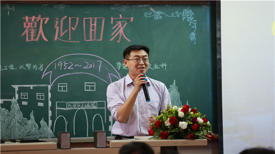 98c594dabbb37c1076f848d9ed7c4d73.jpg 01级员工代表于承迎_副本.jpg