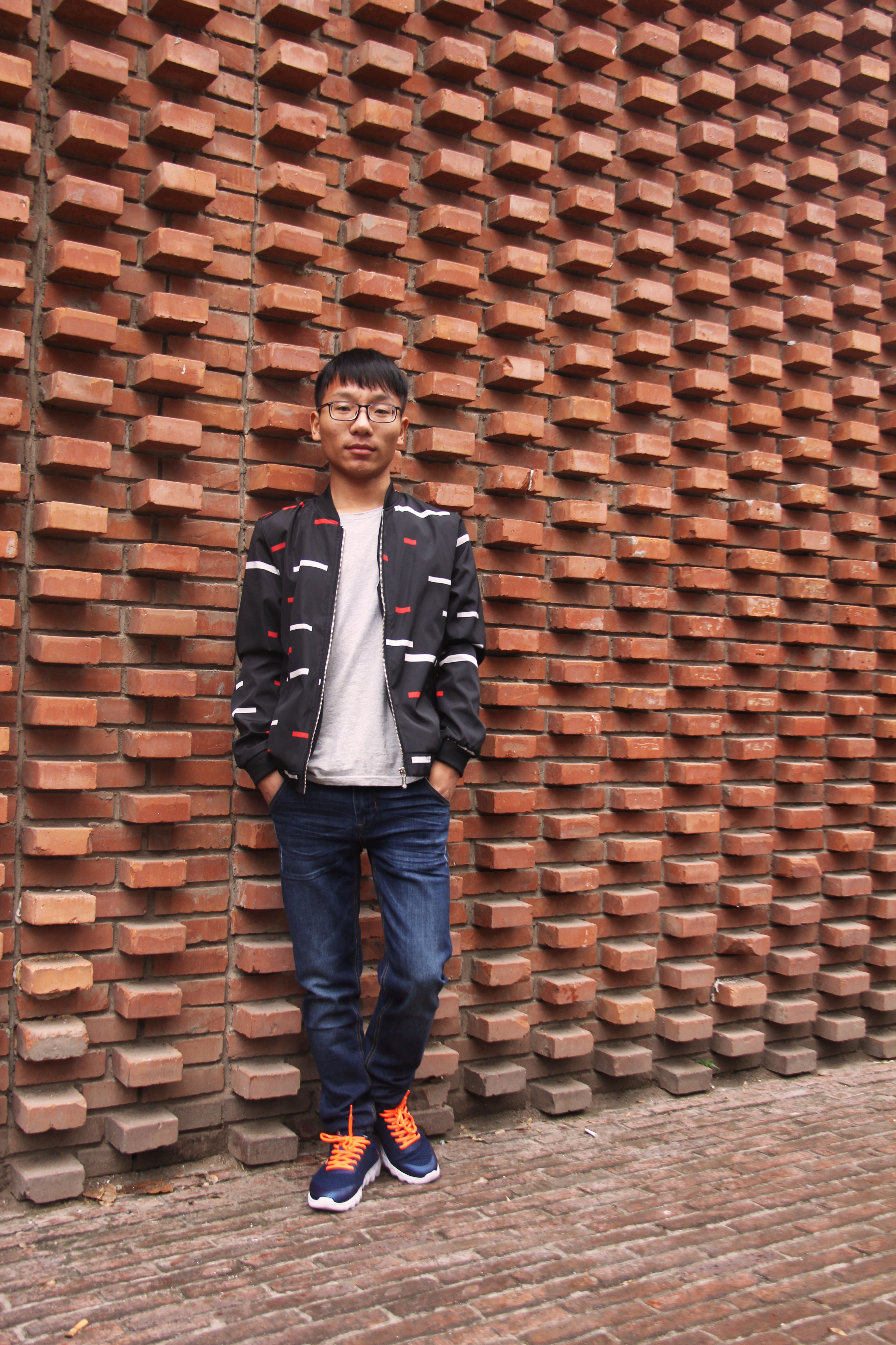 e8dac74433dbcba3b8d423e8edd2145a.jpg 生活照2.jpg