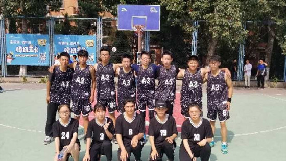 a7b02cca1c2f759047082d951e23fb84.jpg 何沛东2_副本.jpg